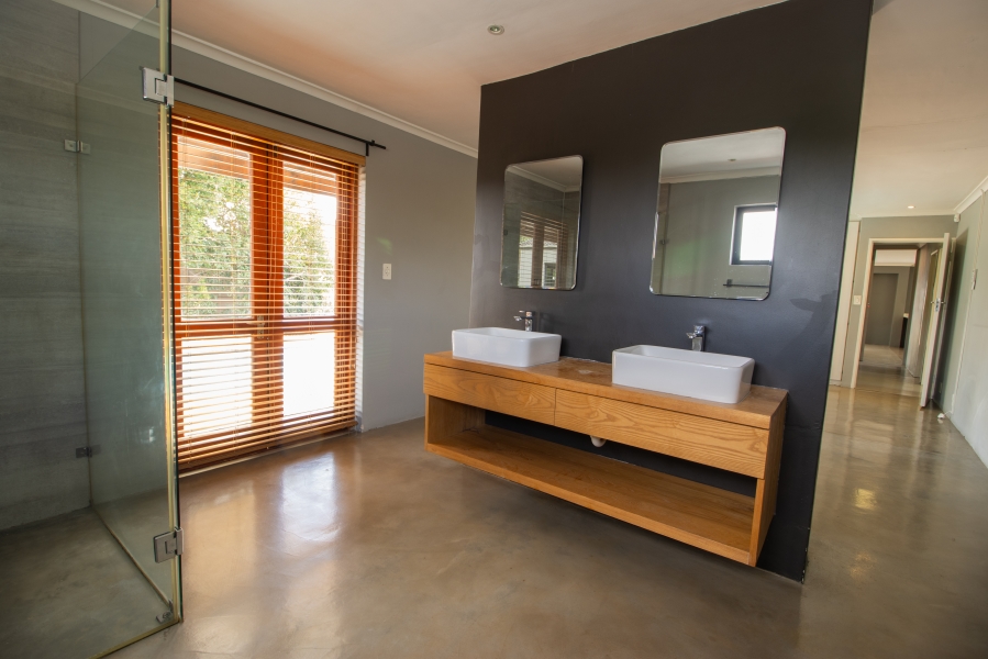 4 Bedroom Property for Sale in De Bron Western Cape